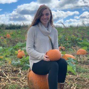 Meet your Posher, Briana